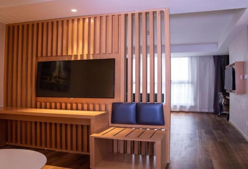 スイート, Holiday Inn Express Zhangjiakou Park View