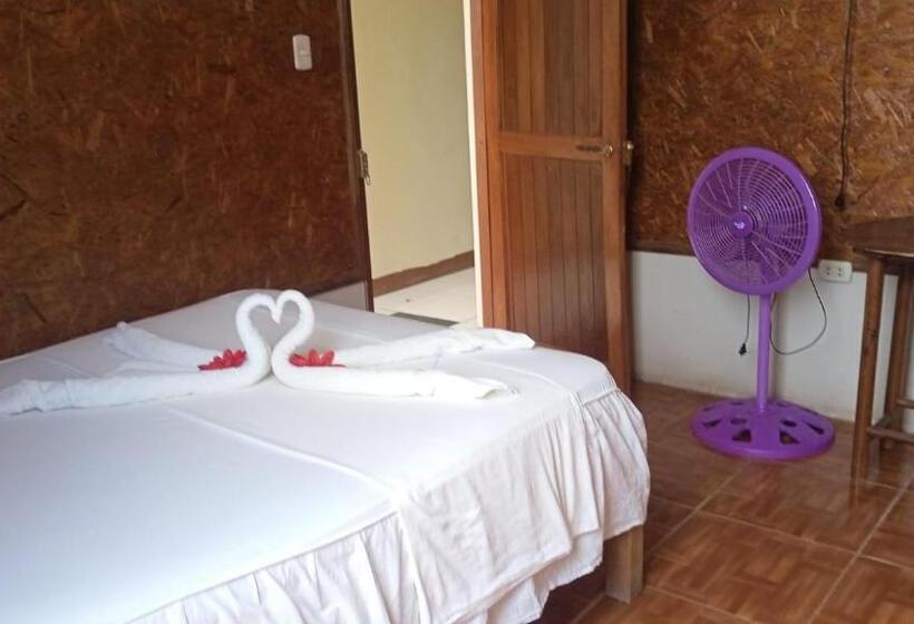 اتاق استاندارد سه نفره, Hospedaje El Emperador