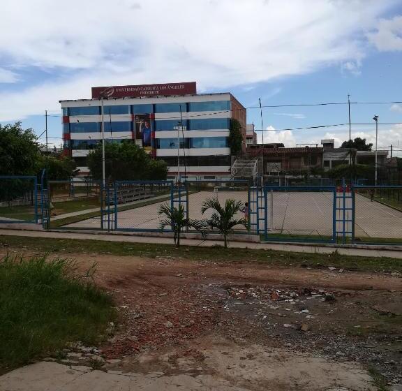 اتاق استاندارد سه نفره, Hospedaje El Emperador