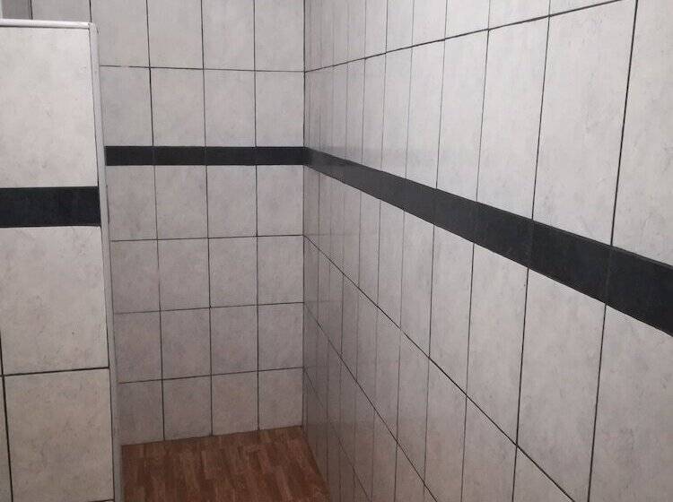 اتاق استاندارد سه نفره, Hospedaje El Emperador