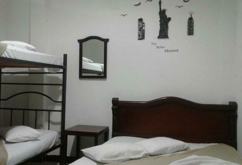 四人标准间, Hostal Balcony