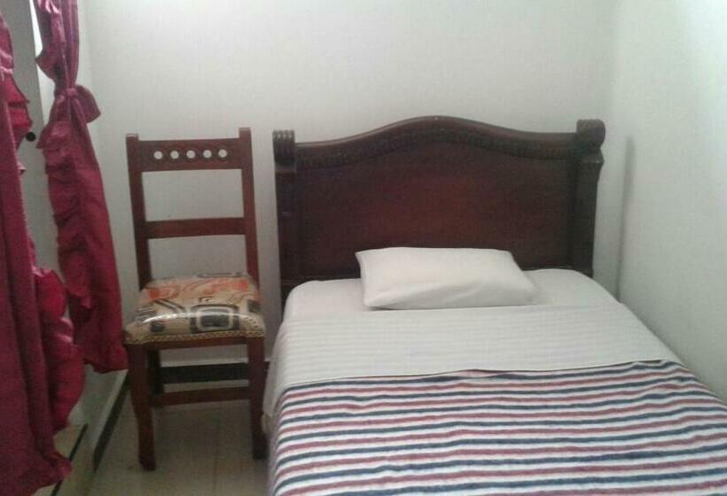 标准单人间, Hostal Balcony