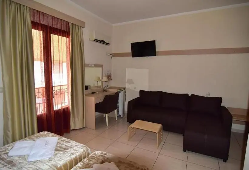 Standard Kolmen Hengen Huone, Iridanos
