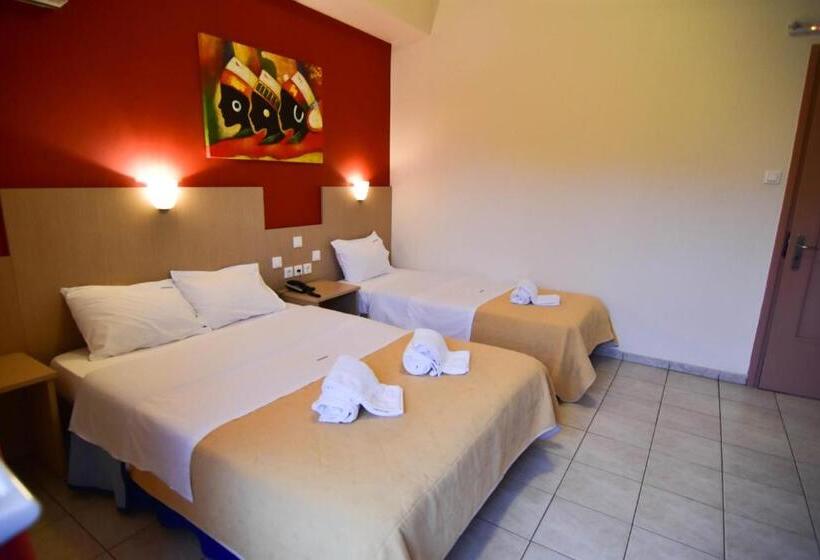 חדר סטנדרט לשלושה, Iridanos