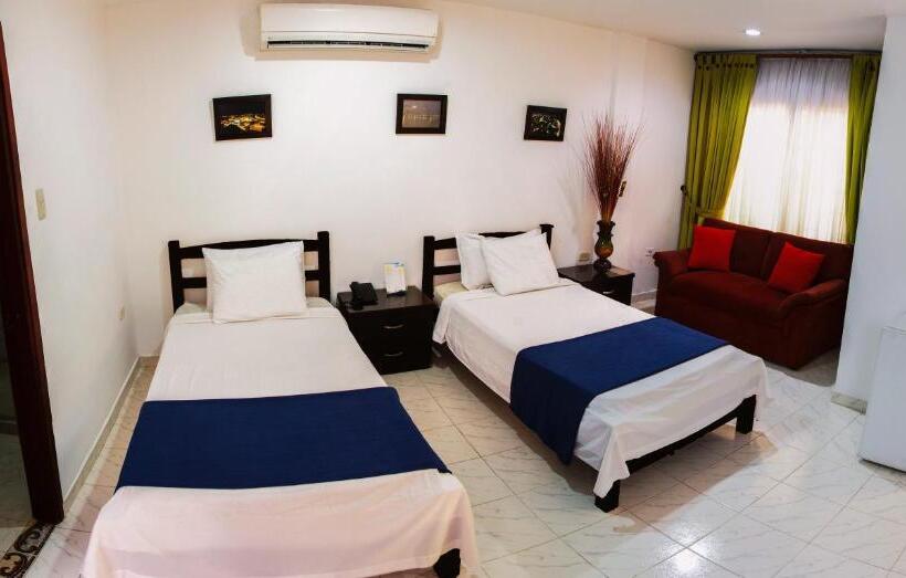 חדר סטנדרט לארבעה, La Ciudad