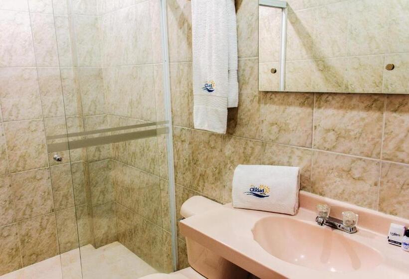 חדר סטנדרט לארבעה, La Ciudad