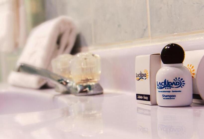 חדר סטנדרט לארבעה, La Ciudad