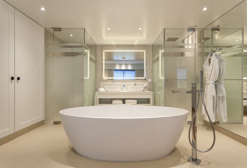 Люкс Вид на Бассейн, Pine Cliffs Ocean Suites, A Luxury Collection Resort & Spa, Algarve