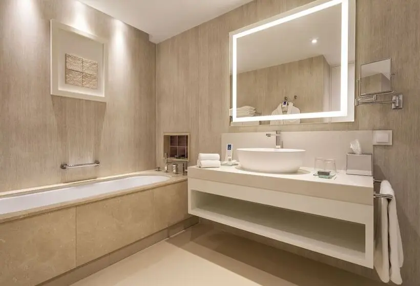 Juniorsviitti Allasnäkymä, Pine Cliffs Ocean Suites, A Luxury Collection Resort & Spa, Algarve