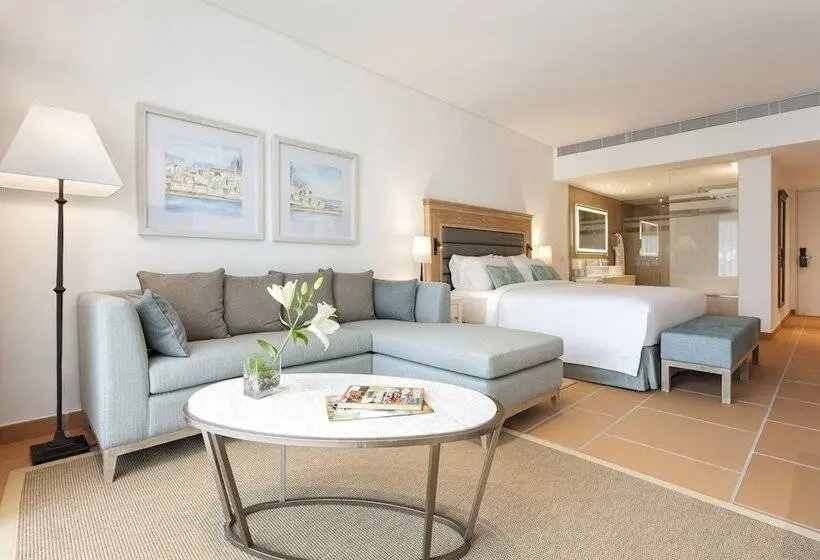 Juniorsviitti Allasnäkymä, Pine Cliffs Ocean Suites, A Luxury Collection Resort & Spa, Algarve