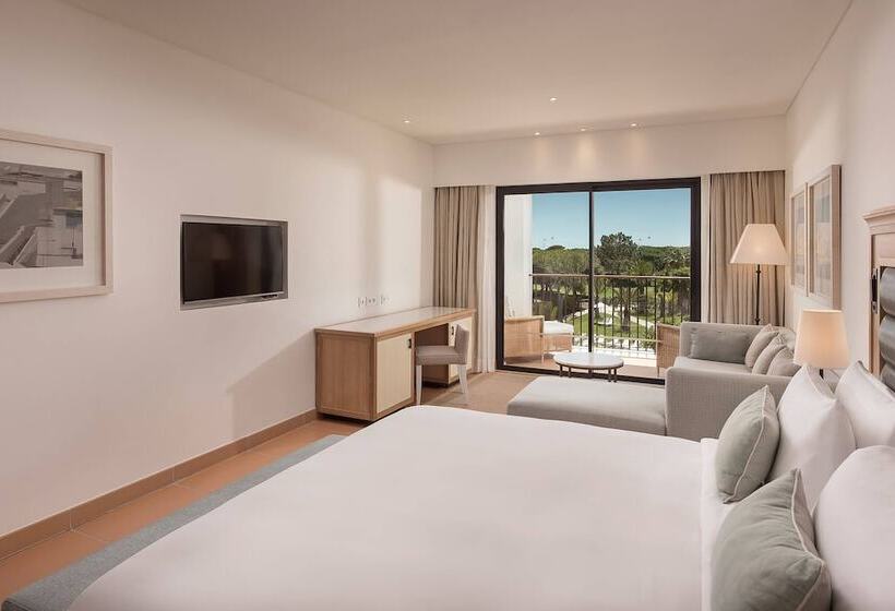 小型套房带泳池景, Pine Cliffs Ocean Suites, A Luxury Collection Resort & Spa, Algarve