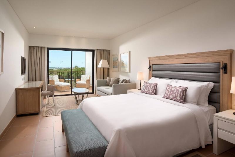 Люкс, Pine Cliffs Ocean Suites, A Luxury Collection Resort & Spa, Algarve
