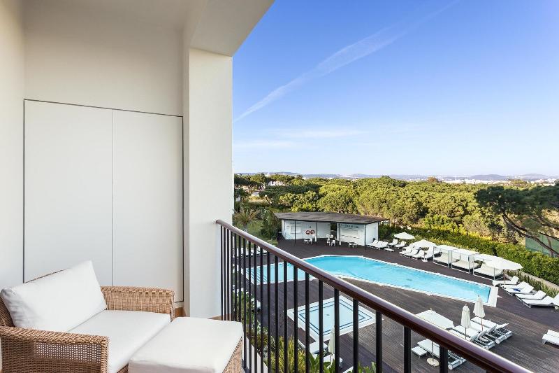 Полулюкс Вид на Бассейн, Pine Cliffs Ocean Suites, A Luxury Collection Resort & Spa, Algarve