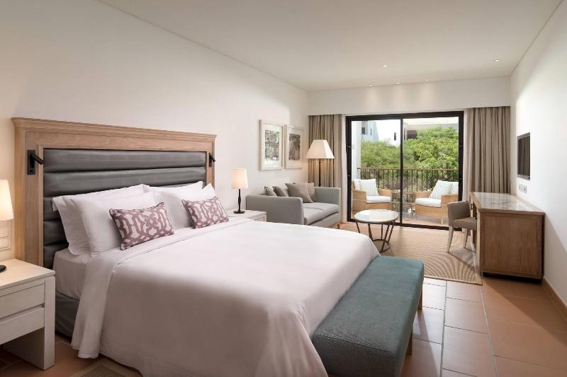 Полулюкс, Pine Cliffs Ocean Suites, A Luxury Collection Resort & Spa, Algarve