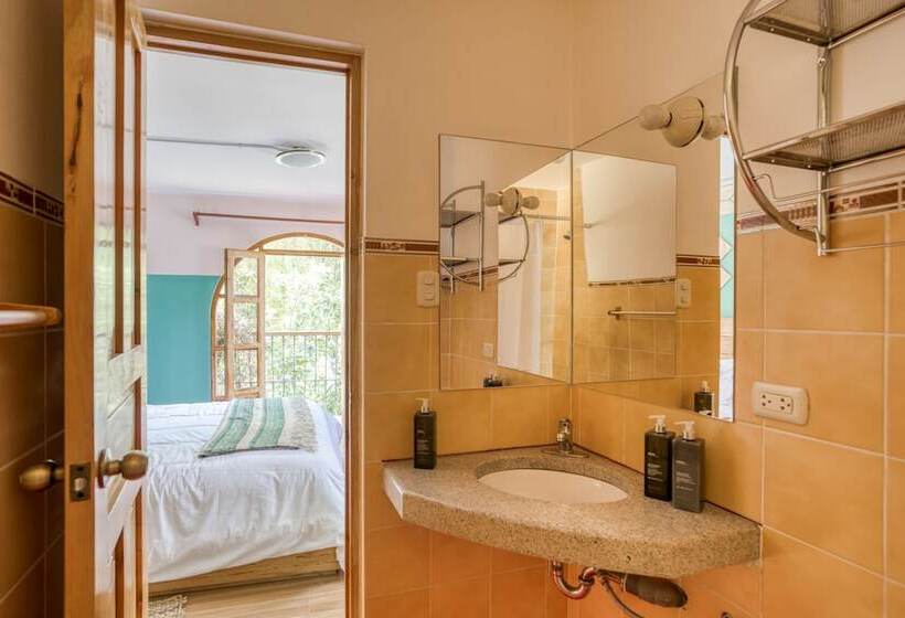 חדר דלוקס, Selina Huaraz