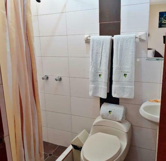 اتاق راحتی سه تخته, Torontel