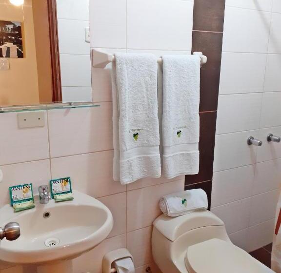 اتاق سوپریور, Torontel