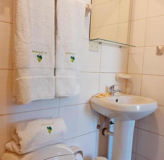 اتاق خانوادگی, Torontel