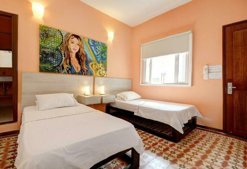 スタンダードルーム, Masaya Santa Marta