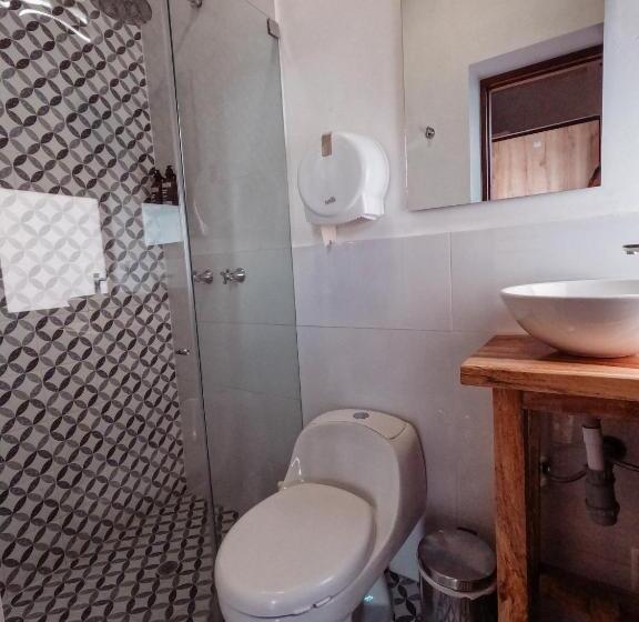 ルームシェアのワンベッド, Masaya Santa Marta