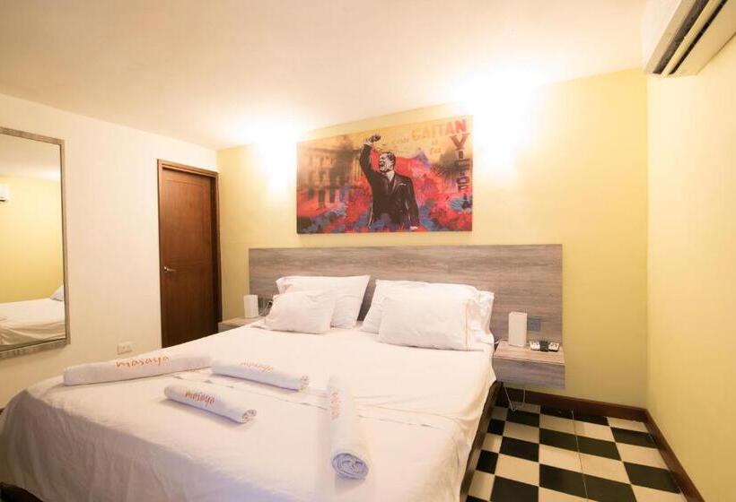 エコノミールーム, Masaya Santa Marta