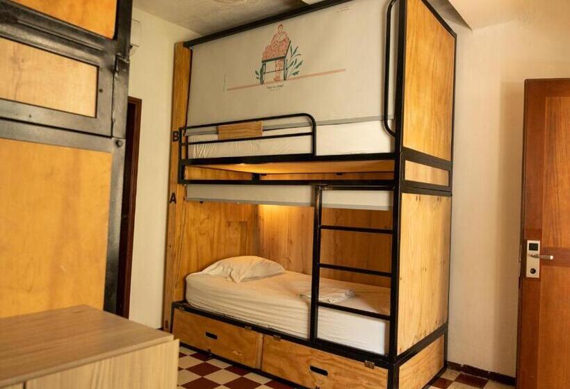 スタンダード4人部屋, Masaya Santa Marta