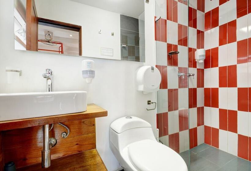 スタンダードルーム, Masaya Santa Marta