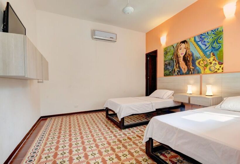 スタンダードルーム, Masaya Santa Marta