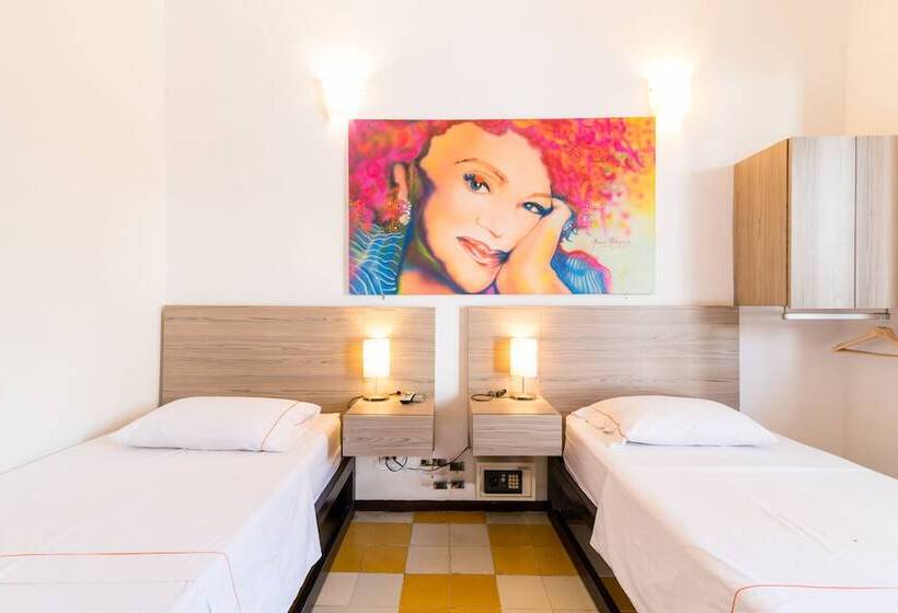 スタンダードルーム, Masaya Santa Marta