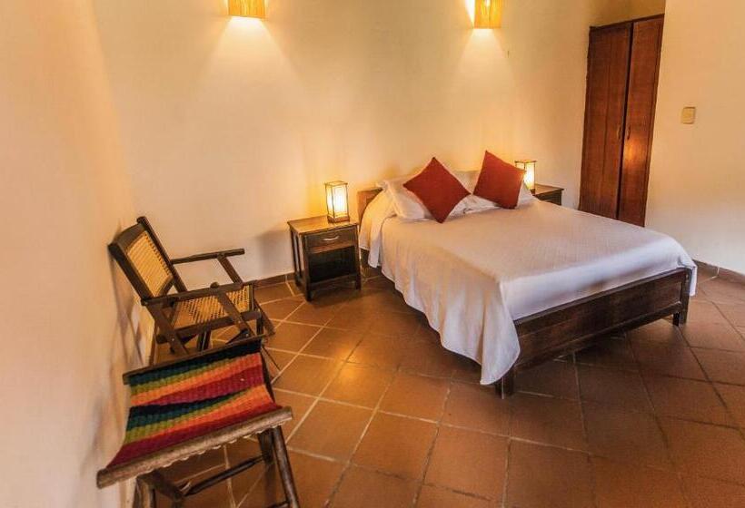 ガーデンビュースタンダードルーム, La Casa Amarilla