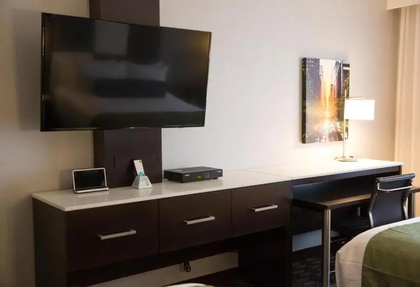 Sviitti Liikuntarajoitteisille, Best Western Premier Nyc Gateway