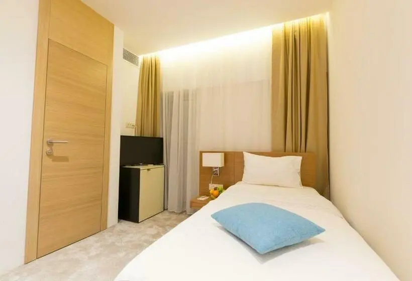 Single Interior Room