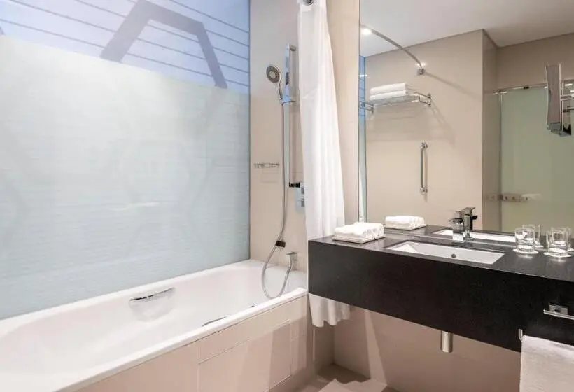 اتاق استاندارد با چشم‌انداز شهر, Holiday Inn   Doha   The Business Park, An Ihg