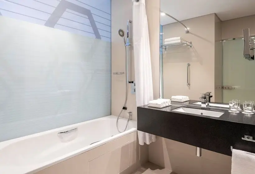 اتاق استاندارد با چشم‌انداز شهر, Holiday Inn   Doha   The Business Park, An Ihg