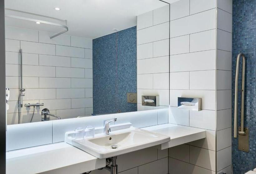 اتاق استاندارد برای معلولان, Holiday Inn Express Berlin Alexanderplatz, An Ihg