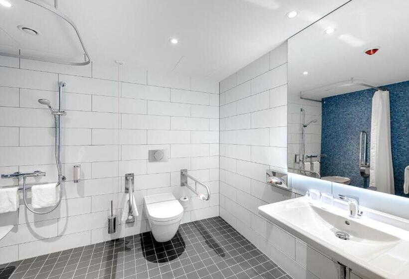 اتاق استاندارد برای معلولان, Holiday Inn Express Berlin Alexanderplatz, An Ihg