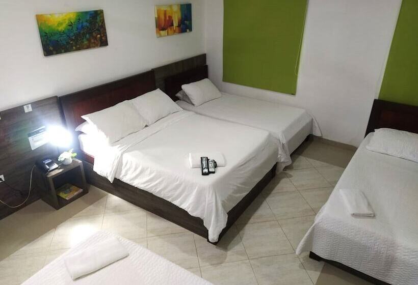 Четырехместный Номер Стандарт, La Casa 1