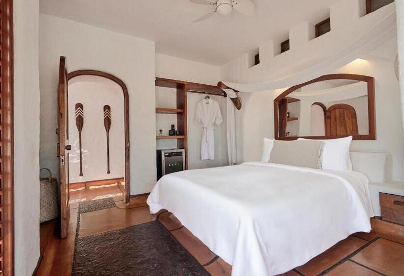 سوییت جونیور, La Villa Luz