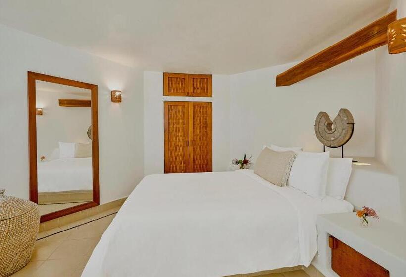 سوییت, La Villa Luz