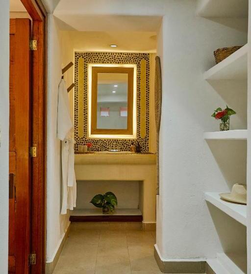 سوئیت جونیور با چشمانداز باغ, La Villa Luz