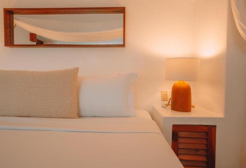 سوییت با چشمانداز باغ, La Villa Luz