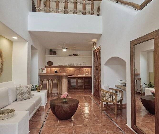 سوییت, La Villa Luz