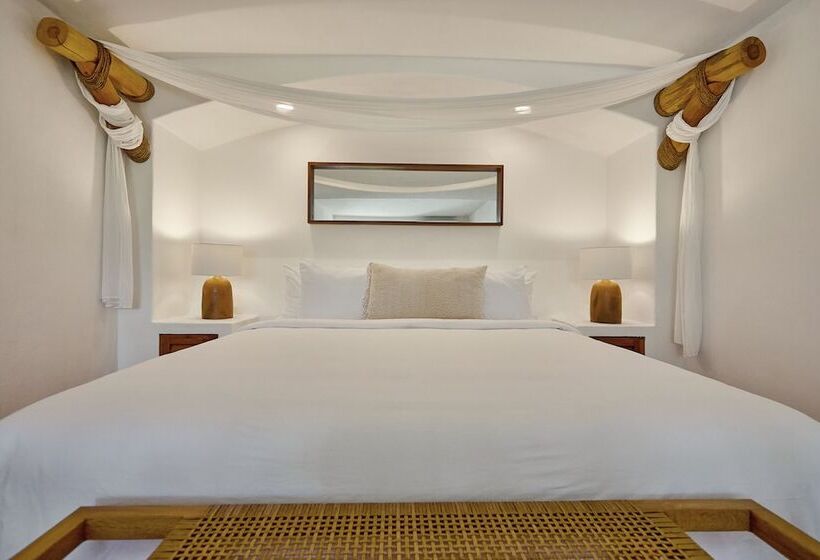 سوییت, La Villa Luz