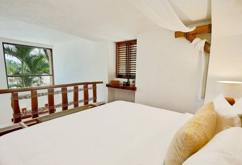 سوییت, La Villa Luz