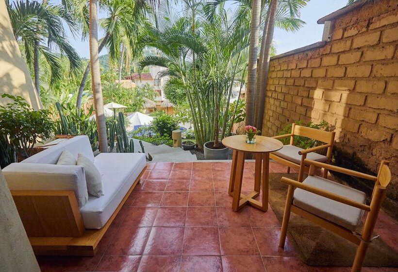 سوییت, La Villa Luz