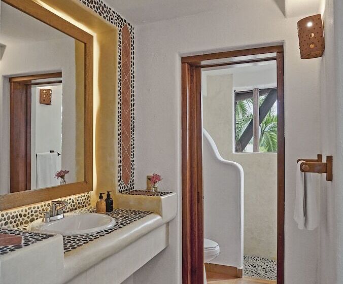 سوییت, La Villa Luz