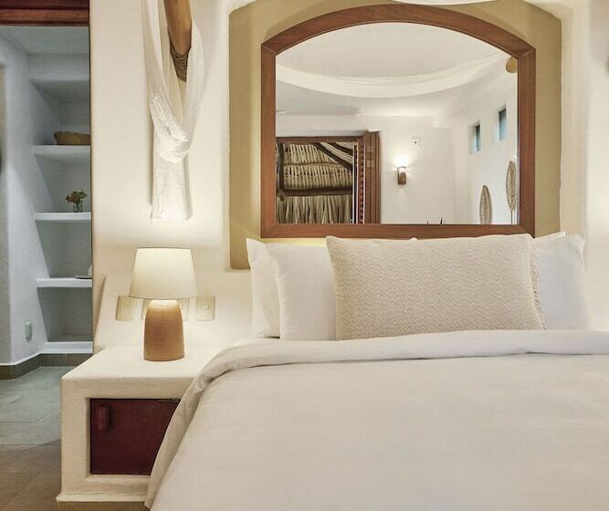 سوییت جونیور, La Villa Luz