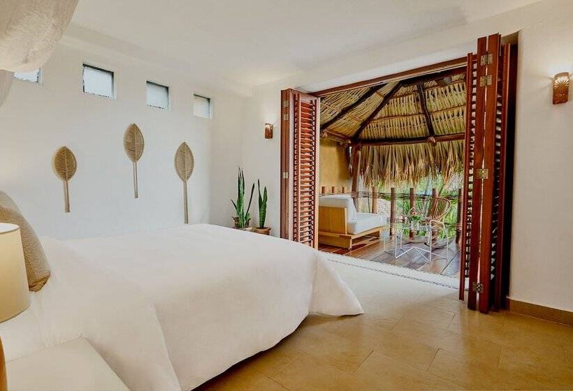 سوییت جونیور, La Villa Luz