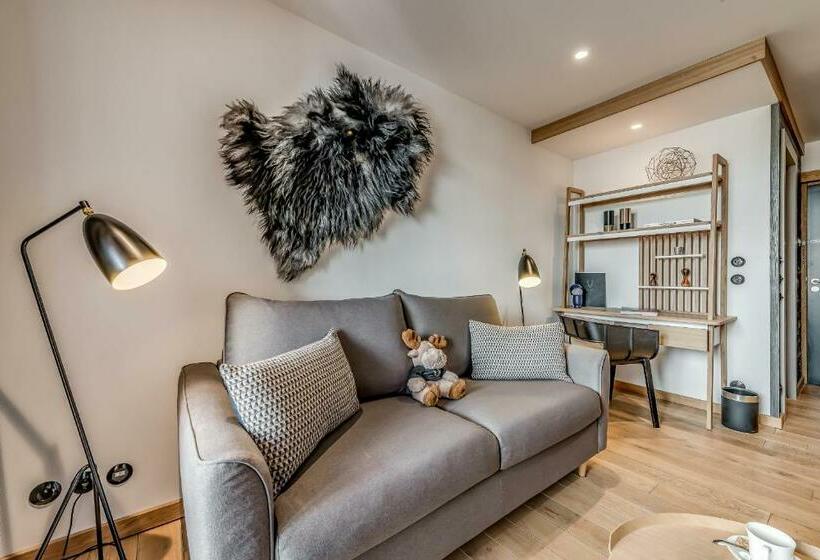 سوئیت جونیور با چشمانداز, Le Yule Hotel & Spa