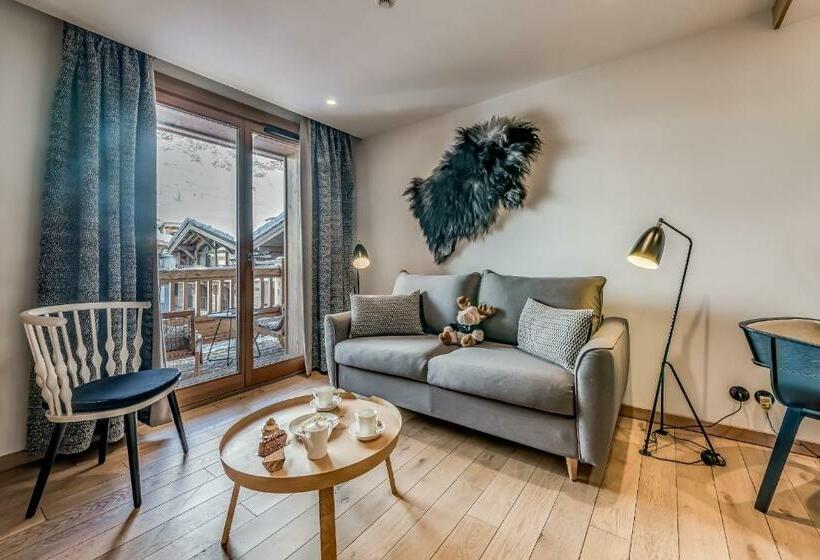 سوئیت جونیور با چشمانداز, Le Yule Hotel & Spa